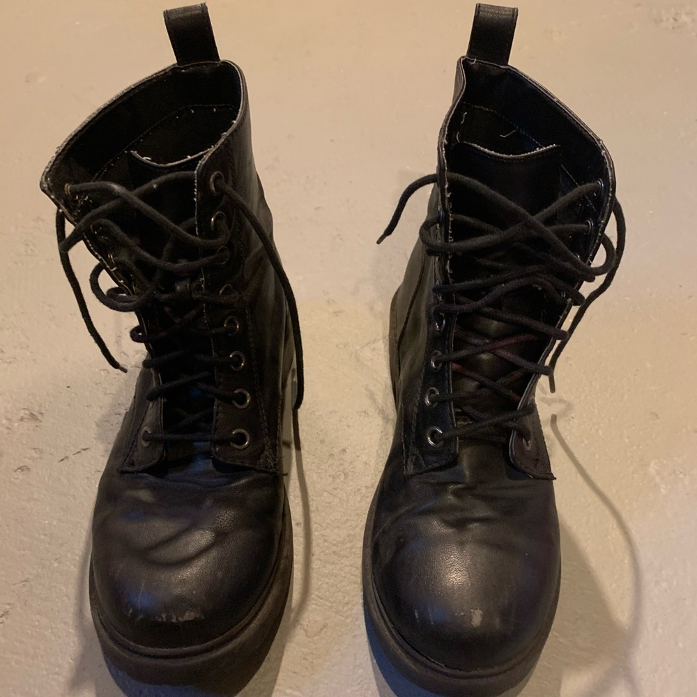 Combat Boots Black F21 Lace up